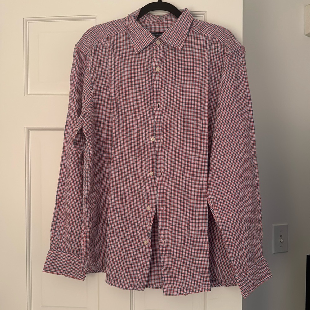 Like New - Vineyard Vines Blue Striped Linen spread collar Button Down